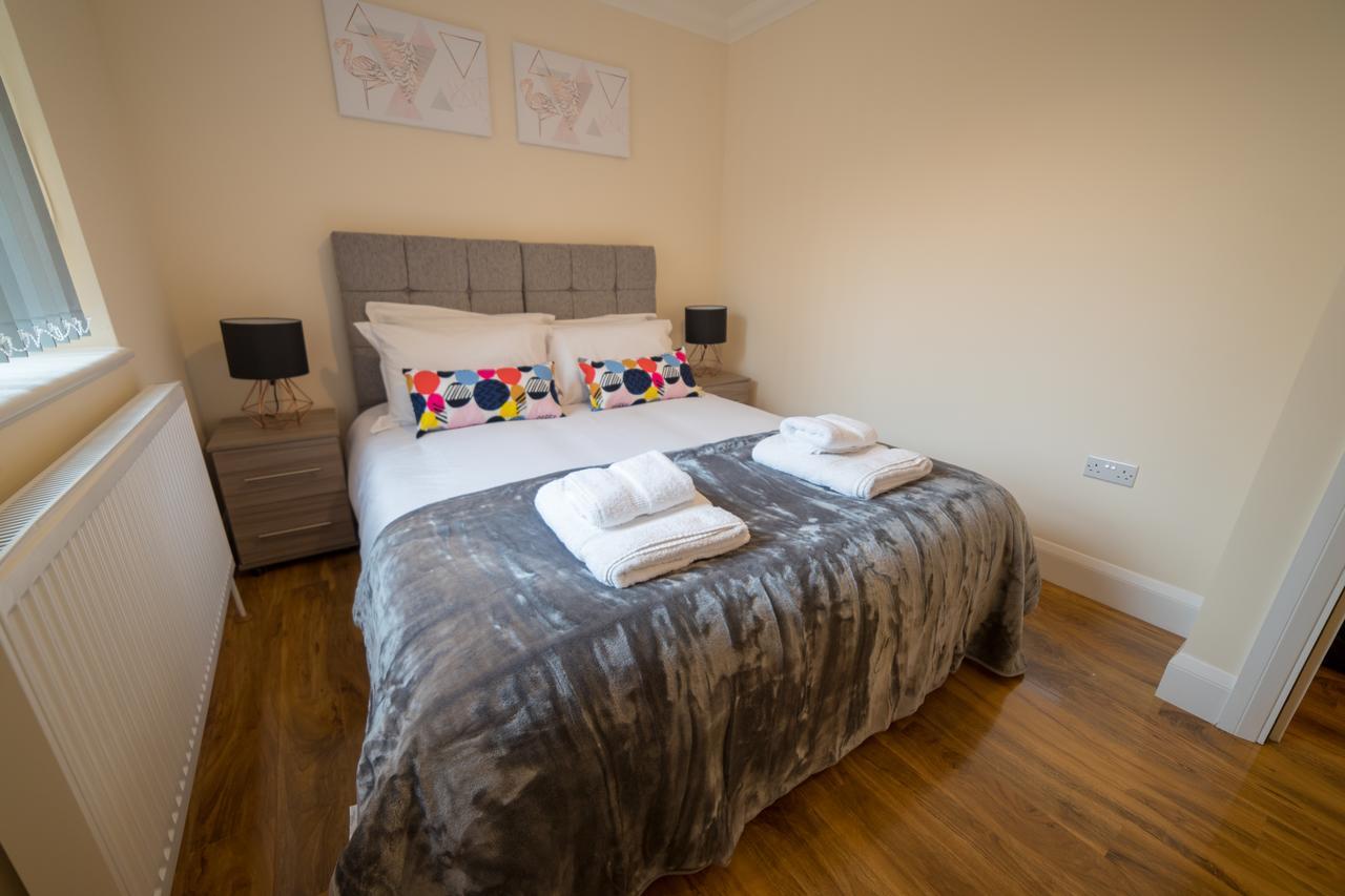 London Heathrow Serviced Apartments Ashford  Exterior photo