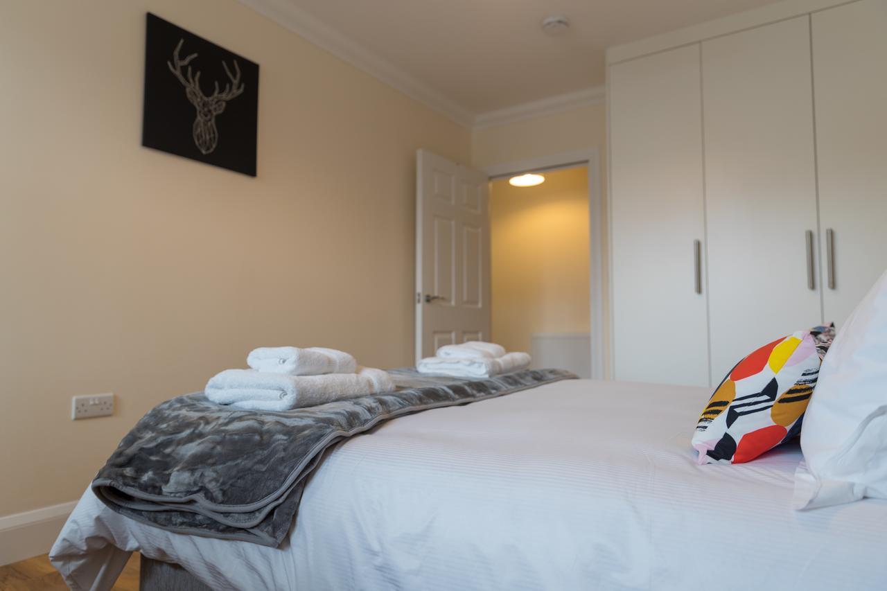 London Heathrow Serviced Apartments Ashford  Exterior photo